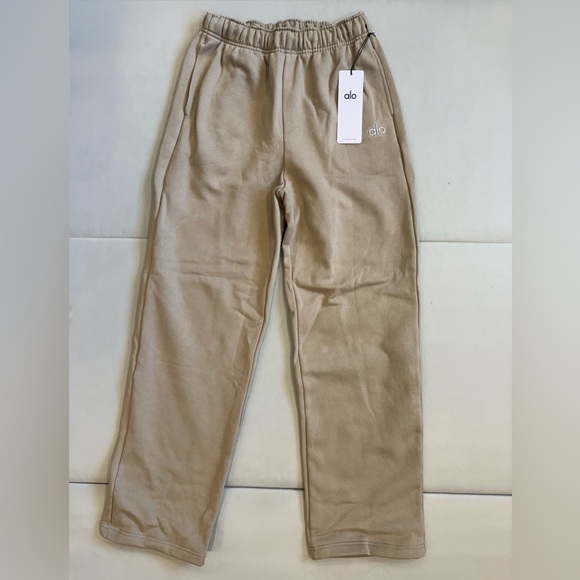 ALO Yoga Accolade Straight Leg Sweatpant in “Gravel” - Picture 6 of 11